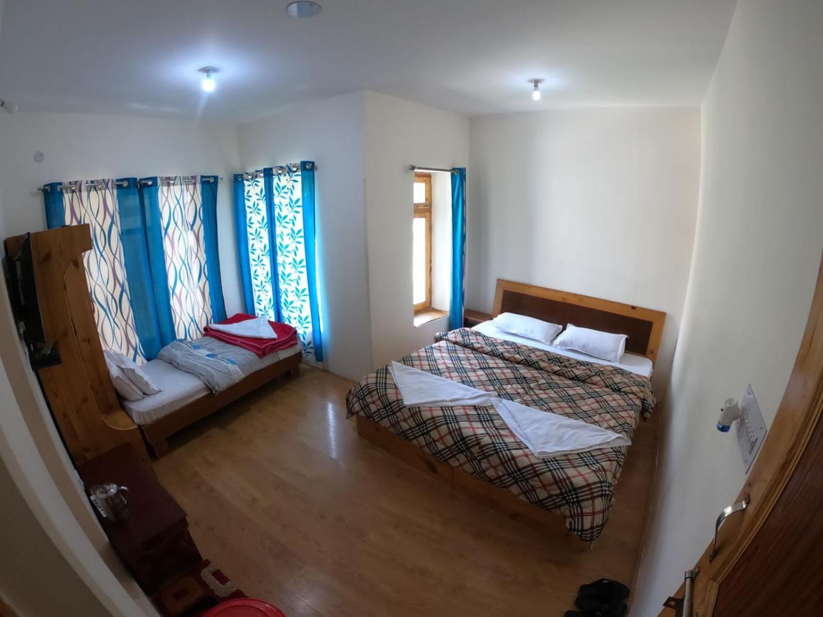 Lhachik Guest House Leh Room photo